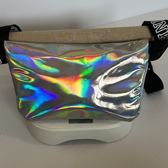 Victoria’s Secret By “Pink” Iridescent Fanny Pack Belt Bag NWOT - Picture 4 of 9